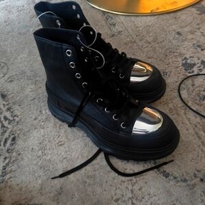 Alexander McQueen  **NEW, NEVER WORN** MODEL NUMBER 735813WHZ6N